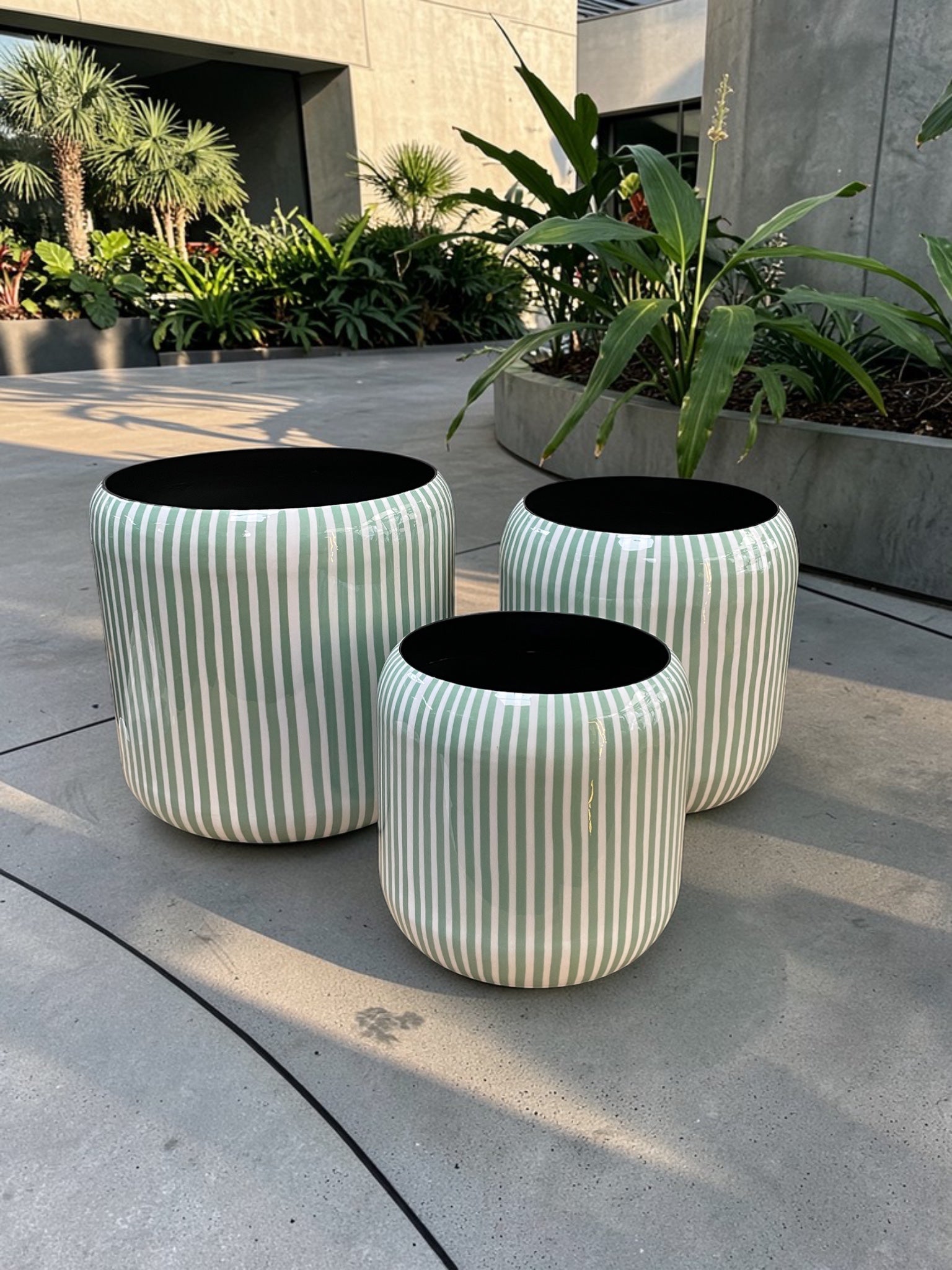 Çizgili Metal Saksı Seti (3’lü)