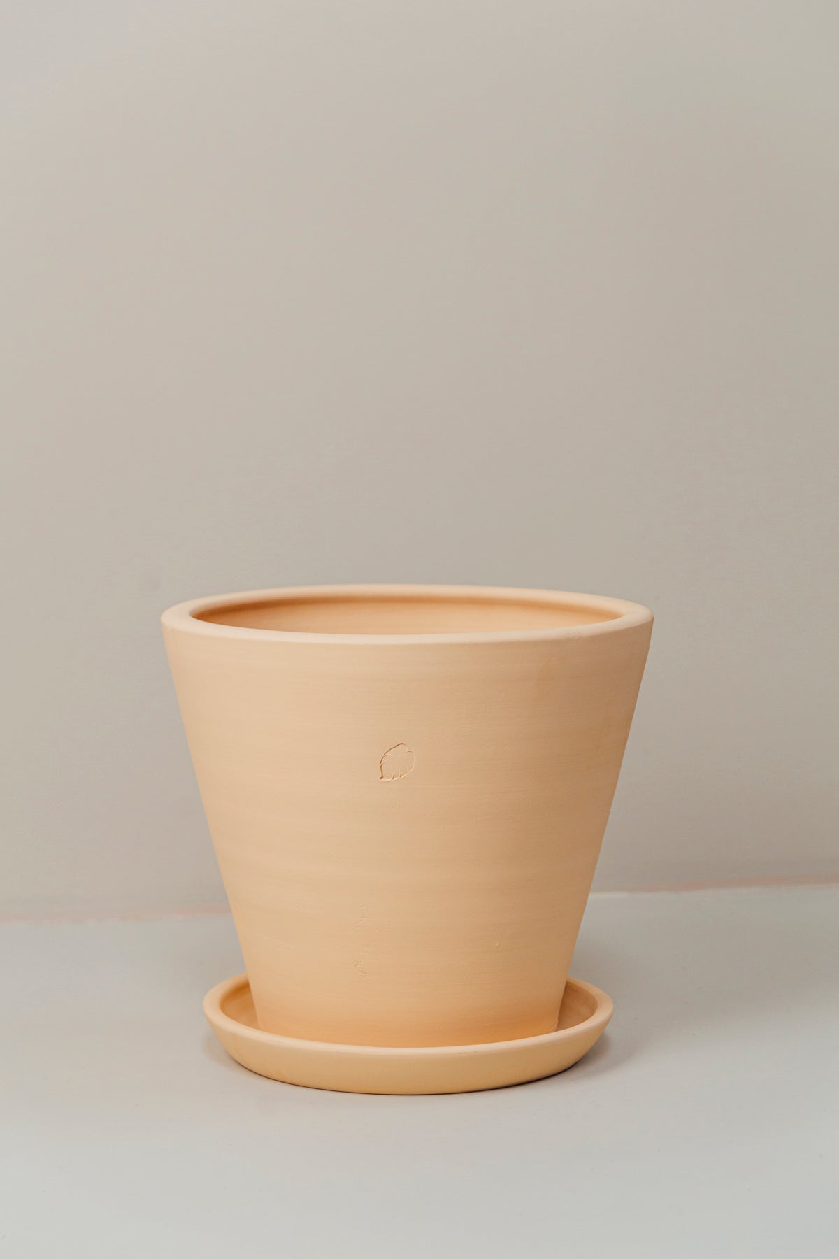 Sahara Saksı 40cm (Tabaklı)