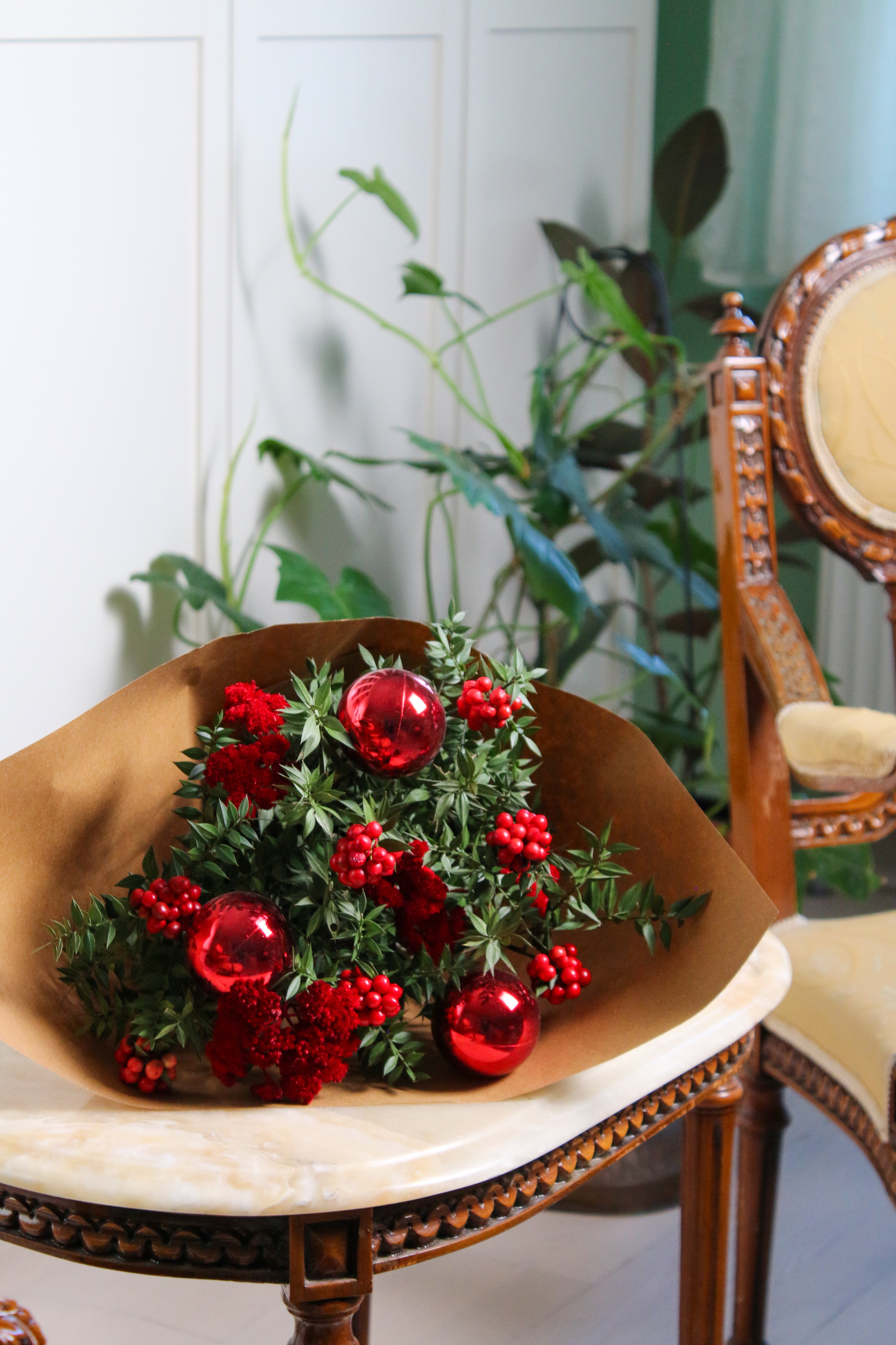 Festive Buket (Kokina Buketi)