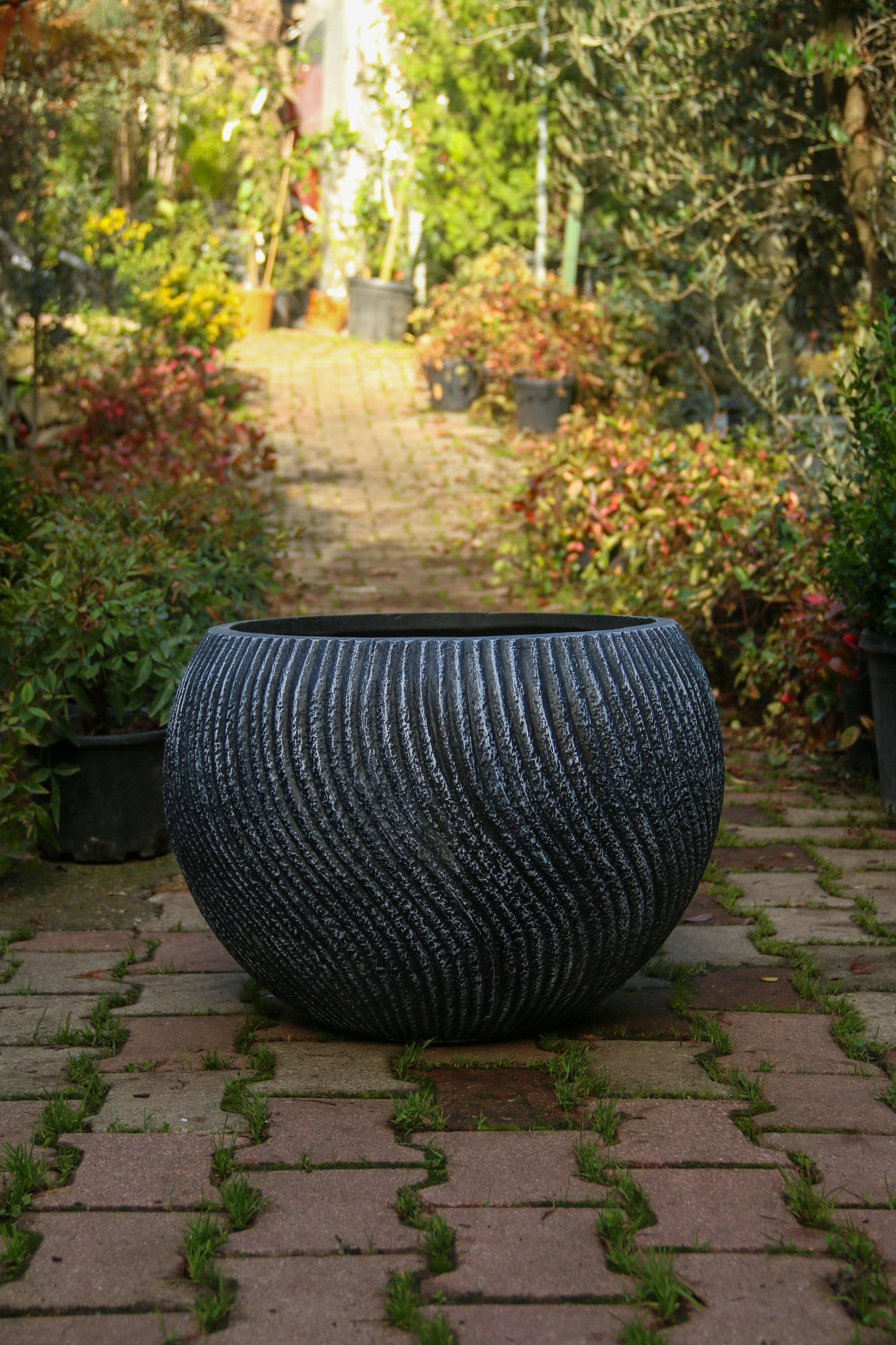 Newcastle Fiberstone Saksı Antrasit Yayvan