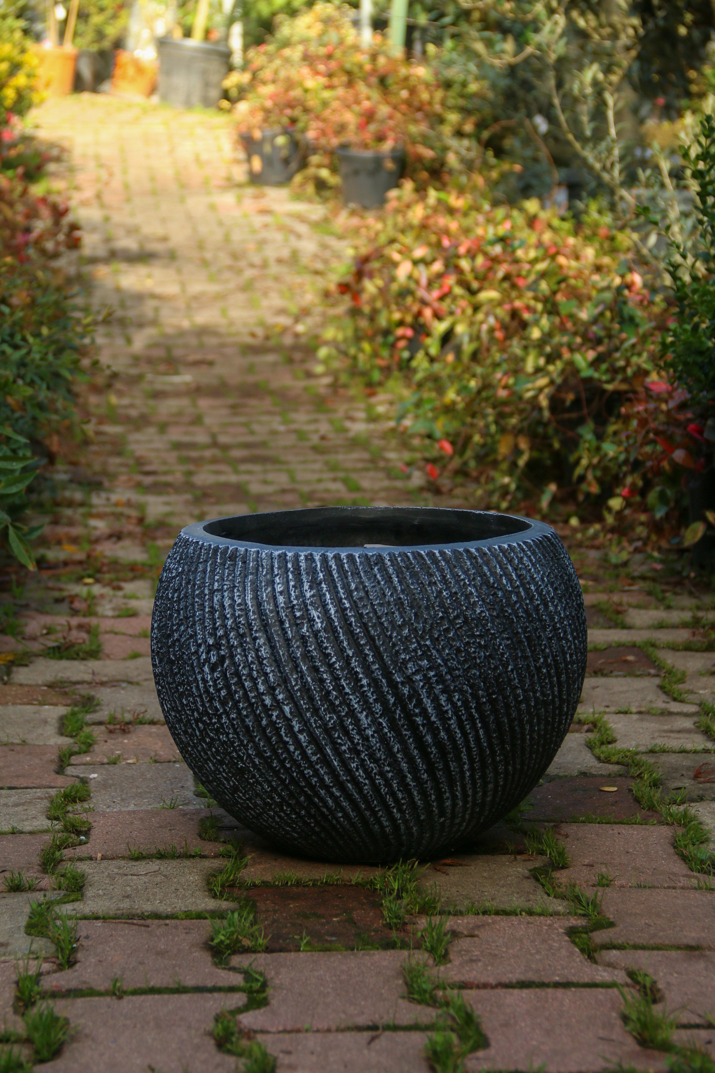 Newcastle Fiberstone Saksı Antrasit Yayvan